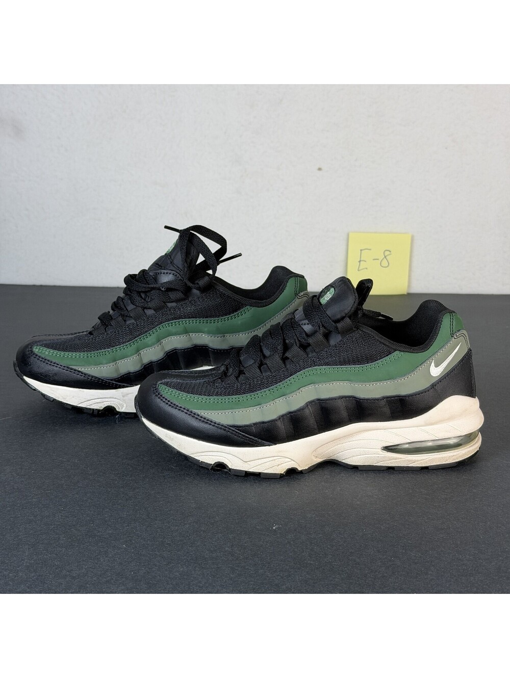 Nike Air Max 95 Youth Size 6Y Black Green Sneakers E-8